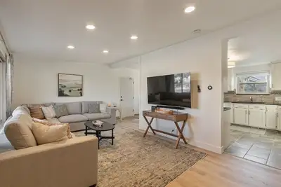 Image de Featuring: Arcade Gameroom Pool\nGreat for Families!