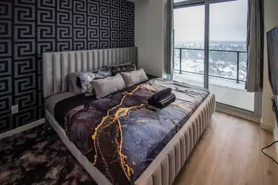 Image de Luxorious High Rise King Suite With Underground Parking