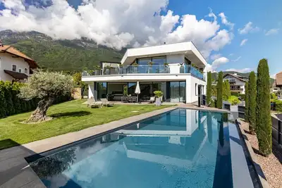 Image de Villa 'Aich' avec vue sur les montagnes, piscine privée et sauna privé