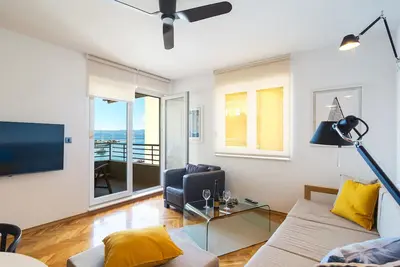 Image de Bel appartement de 3 chambres à Omis