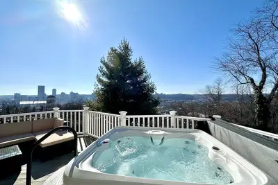 Image de Hidden Pearl - City Skyline View - Free Hot Spa