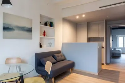 Cozy and modern two-room apartment in the Navigli area by Easylife