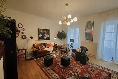 Image de Historic Heart of Cahors! Elegant yet Cozy large 2 large bedroom apartment!