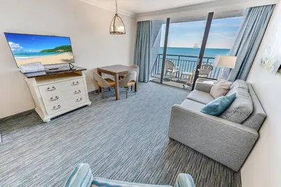 Direct Oceanfront at Coral Beach with Heated Pools