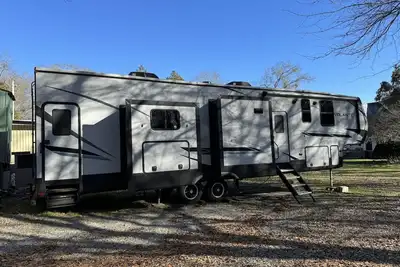 Image de Huge Rv-Lake Russel & Lake Secession Camplife - Hunting and Fishing Playground