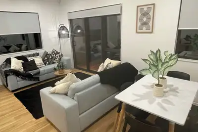 Image de Flatbush Holiday Accommodation, 2. 5 Bedroom Town House Ra