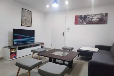 Image de Spacieux et serein avec patio, barbecue et Wifi