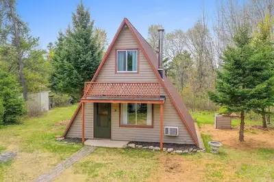 Image de A-Frame, Mid-Century Mod Design In The Woods! 🌲🏘️