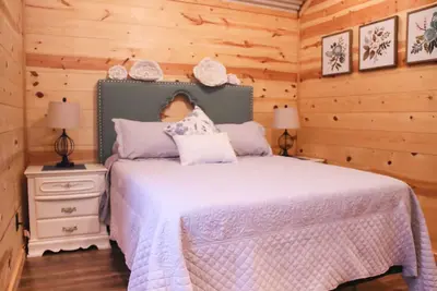 Image de Over 100 acre longhorn ranch to enjoy hiking, star gazing, and wildlife viewing.