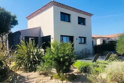 Image de Jolie Villa Contemporaine dans un quartier très calme en Face de la garrigue