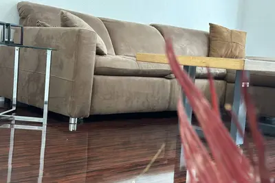 Image de Maybach 4-Bedroom Apartment – Spacious, Stylish & Close to Düsseldorf Fair.