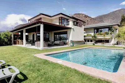 Image de Lux Big House &Garden Las Condes peace in the city