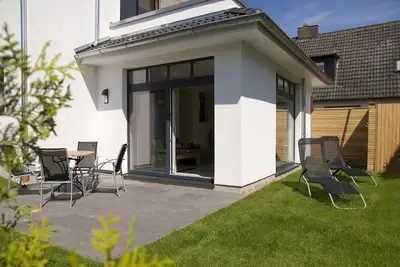 Image de Beautiful Baltic Sunrise vacation apartment with fenced garden by the Baltic Sea