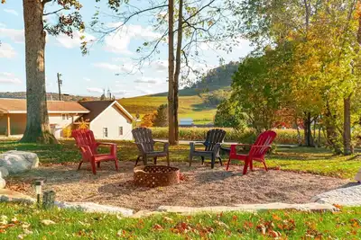 Image de Cozy Getaway w/ Theater and Hot Tub