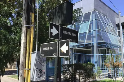 Image de Centrally located, 5min walk Metro, near hospital, grocery, restaurants n bars.