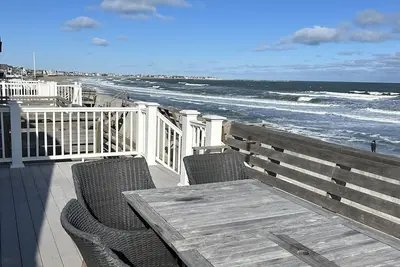 Image de Serenity on the shore! Your seaside retreat awaits!