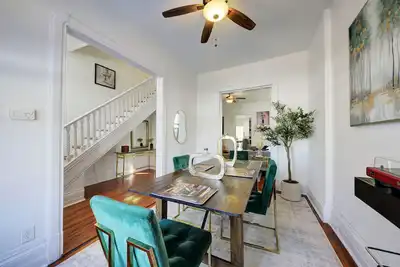 Image de Enchanting 4 Bd / 2 B house in the heart of Corktown!
