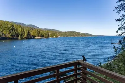 Image de Stunning views, Strong Wi-fi, and Private Beach!