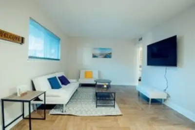 Image de 💥👣Steps 2 Beach🏖️ \\ Sleeps 4 & Nearby Go-Kart🏎