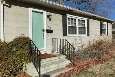 Image de Zen on Main St. Restore mind & body at our hermitage in historic Berlin, Md.