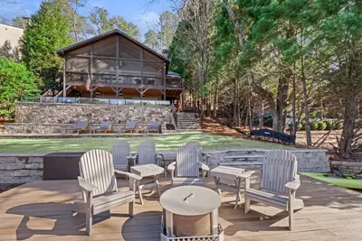 Image de Luxury Lakefront Retreat with Hot Tub Arcade/Neighborhood Golf Course and Hiking