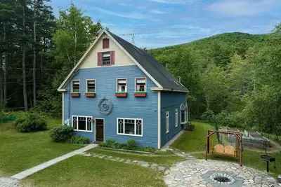 Image de Private Family Friendly Ski&Lake Getaway on 2 acres. Short walk to Lake Sunapee