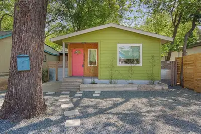 Image de Authentic Atx Beauty❤️ Walk to Bbq & Breweries| 4mints to Ut ✔️ Walk to 6thSt