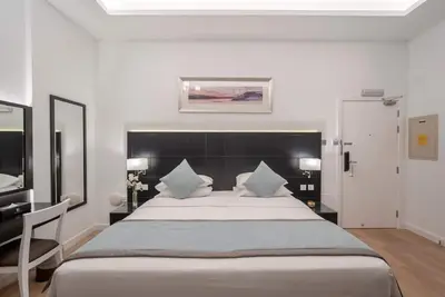 Image de Two Bedroom Apartment Near Mashreq Metro Station