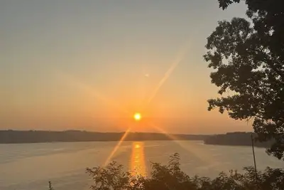 Image de Beautiful Lakeview House Family Friendly Couples Retreat Private Swim/Boat Dock