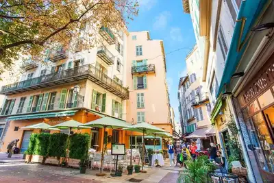 Image de Très beau 2 pièces cosy et calme climatisé ascenseur au cœur de la vieille ville