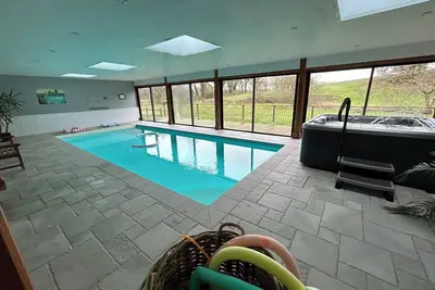 Image de Gîte à la campagne avec piscine  et spa, idéal pour des vacances en famille!