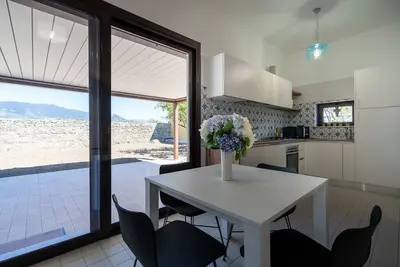 Easylife-Elegant villa between sea and history