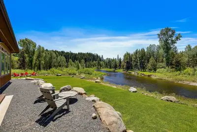 Image de New! Rivers Bend - Riverfront - Clubhouse w/gym, sauna, pool, hot tub