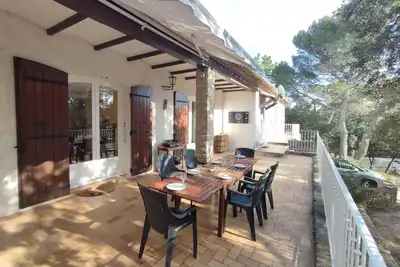 Image de Maison avec piscine chauffée et grand parc clôturé
