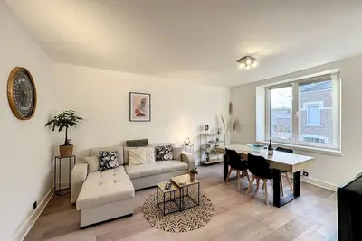 Image de Charmant Duplex à 2 min du parc animalier et Grottes, idéal pour les familles