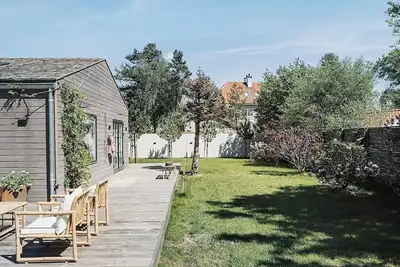 A Hamptons-inspired Danish design Jewel Meets TopNotch Beachside location