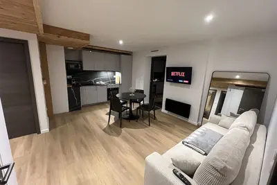 Image de Superbe appartement neuf avec terrasse et vue sur la montagne