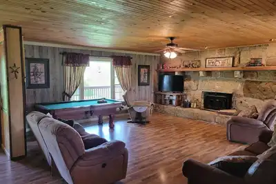 Image de Ranch House on 750 acres near Niangua River
