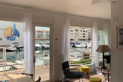 Image de Magnifique Appartement Pour 8 Personnes Tout Confort Dans la Marina des Quilles
