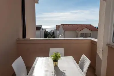 Image de Two-bedroom apartment with a terrace