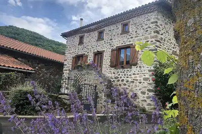 Image de Maison au cœur des volcans d’Auvergne, pistes de ski à 30min.