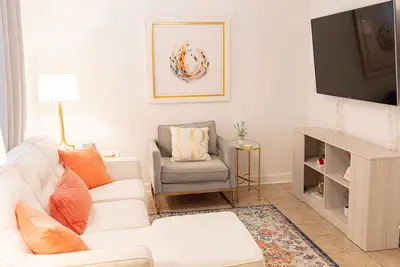 Image de New Cozy Oxford Condo, Walk to Campus!