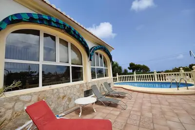 Villa con 4 Dormitorios Para 8 Personas