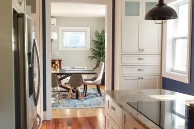 Image de Spacious Downtown 5 bedroom historic house! Close to Everything Downtown!