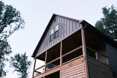 Image de White Oak: A Modern Lakeside Cottage - New Construction - Boat Rental