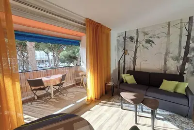 Image de Beau studio dans le centre à proximité de la plage