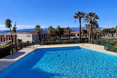 Cocon d'amour de 50 m² avec piscine commune