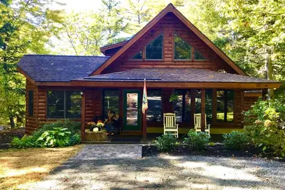 Image de Peaceful, . Lakeside Log Cabin on Long Pond, Belgrade Lakes Region, Rome, Maine