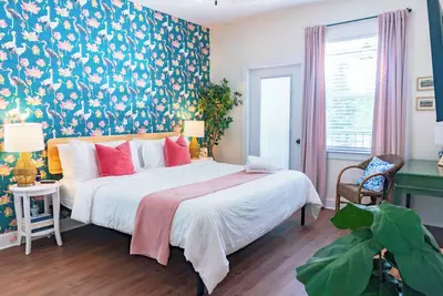 Image de The Lotus Suite. Newly Built, Upscale, Central