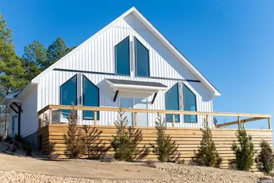 Image de Chic, Modern home in the woods